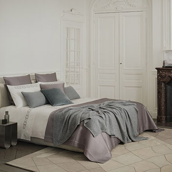 Bold Bicolor, Adventure, Luxury Wool Velvet, Moulin&eacute;